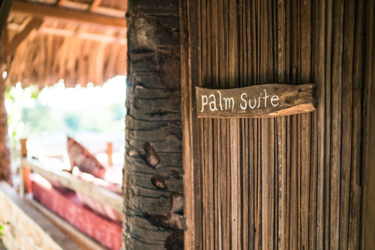 Utopia Rote Lodge Нембрала Екстер'єр фото