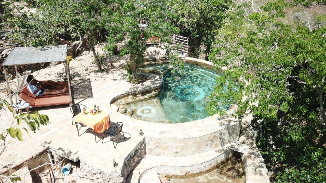 Utopia Rote Lodge Нембрала Екстер'єр фото